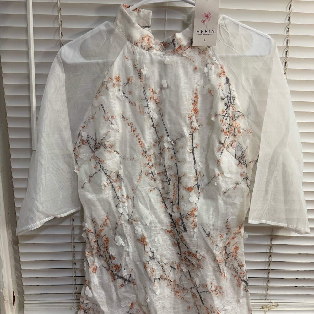 Ao Dai for Tet/ this comes with a skirt
No pant